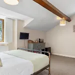 Hole House Farm 4*