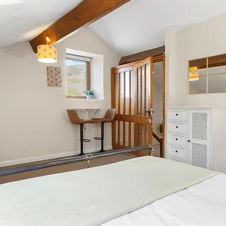 בית הארחה Hole House Farm 3*