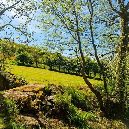 Hole House Farm *