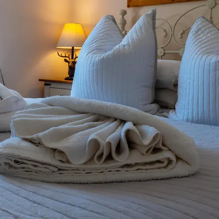 בית הארחה Hole House Farm 3*